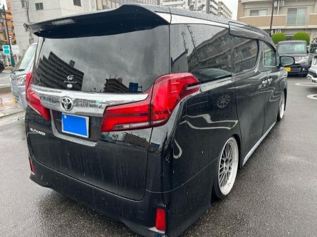 Car thumbnail 3