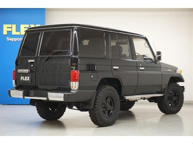 Car thumbnail 3