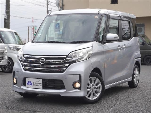 NISSAN