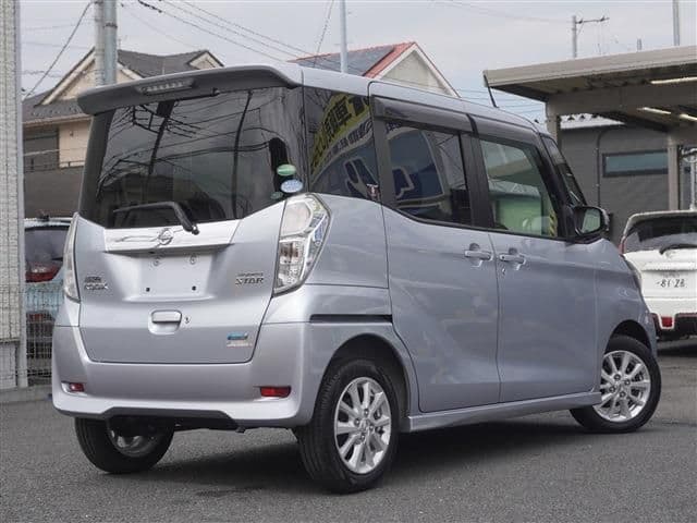 Car thumbnail 3