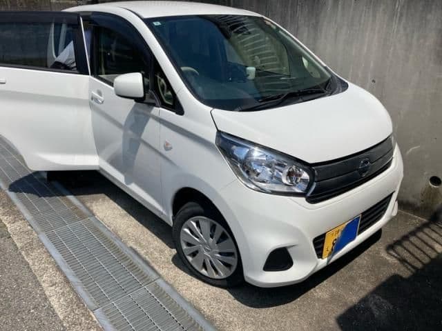NISSAN
