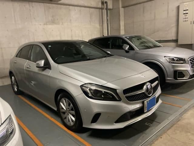 Car thumbnail 3