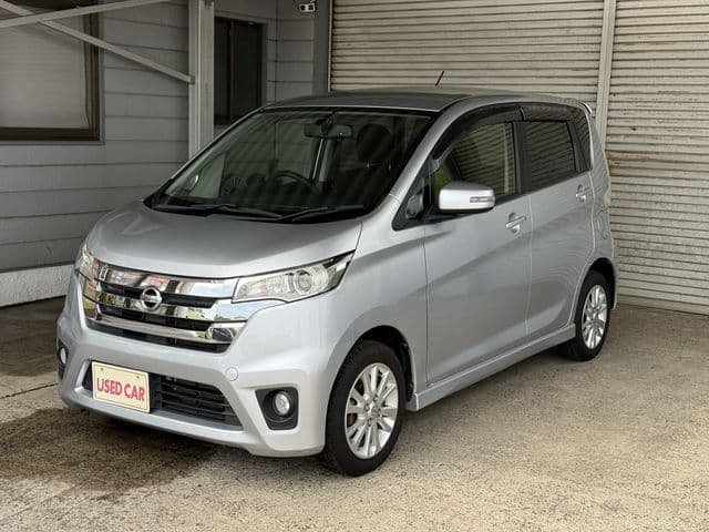 NISSAN