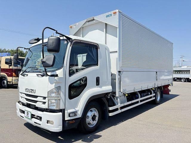 ISUZU
