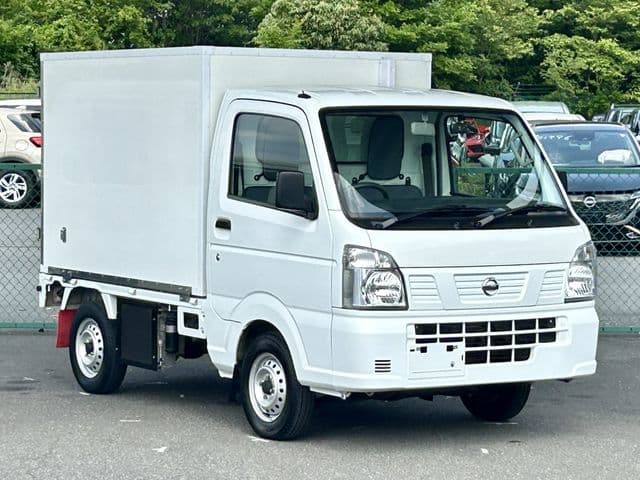 NISSAN NT100 CLIPPER