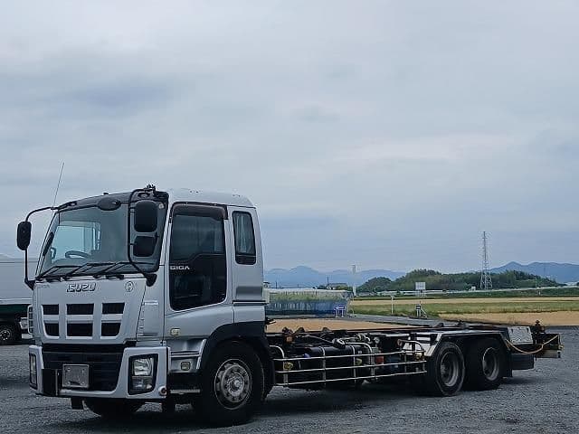 ISUZU