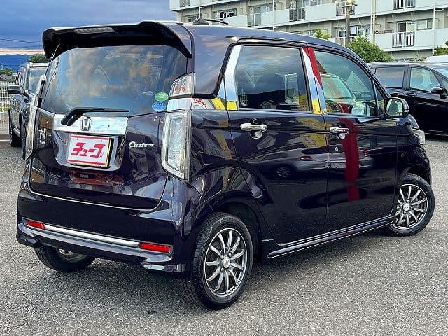 Car thumbnail 3