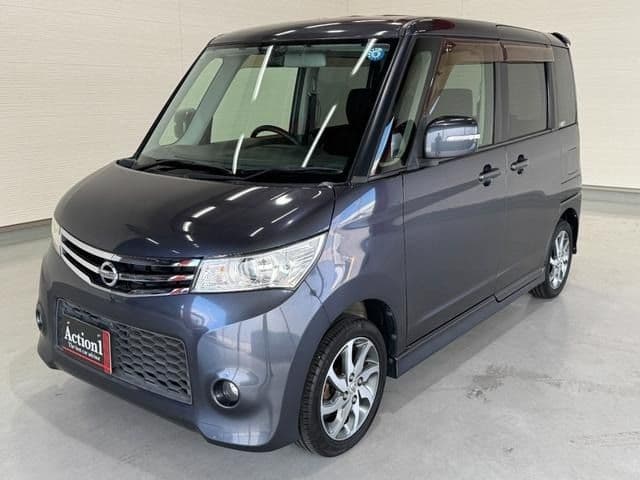 NISSAN