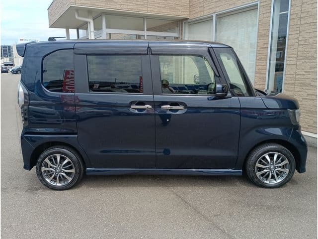 Car thumbnail 3
