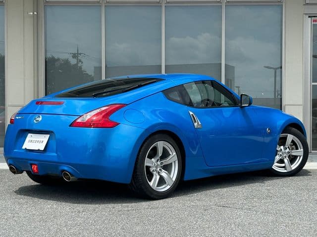 Car thumbnail 3