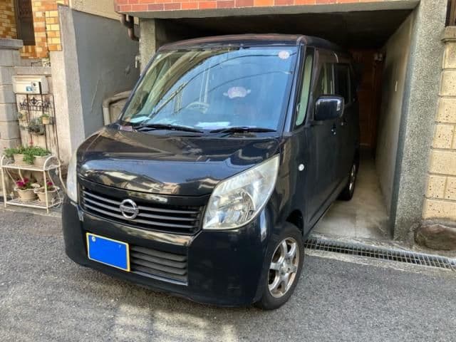 NISSAN