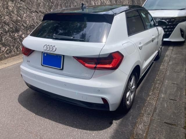 Car thumbnail 4