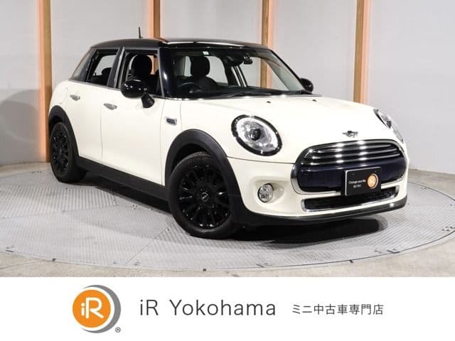 Car image 1