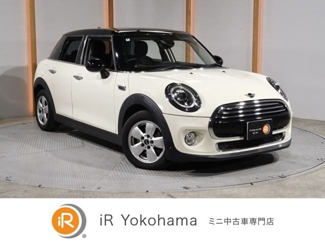 Car image 1