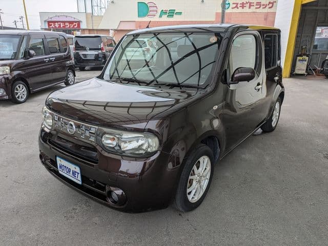 NISSAN