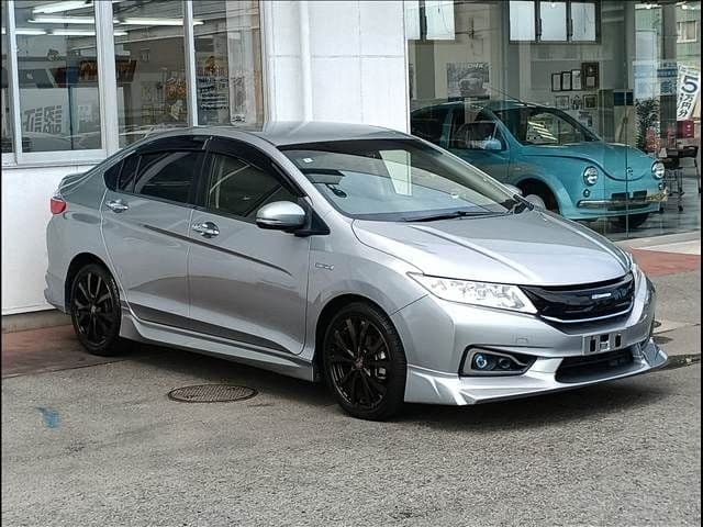 Car thumbnail 3
