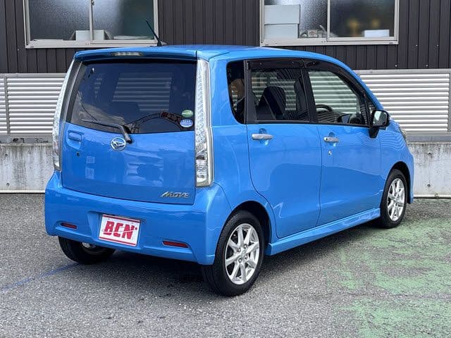Car thumbnail 3