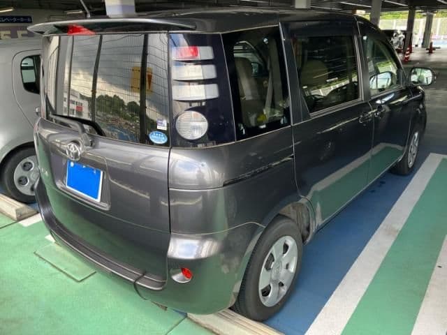 Car thumbnail 4