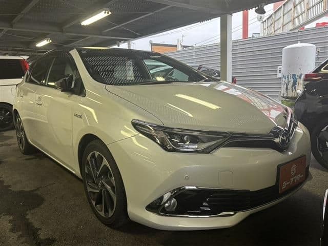 TOYOTA AURIS