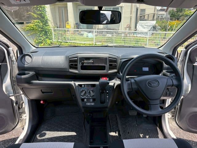 Car thumbnail 3