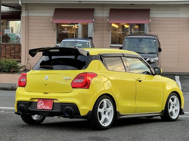 Car thumbnail 3