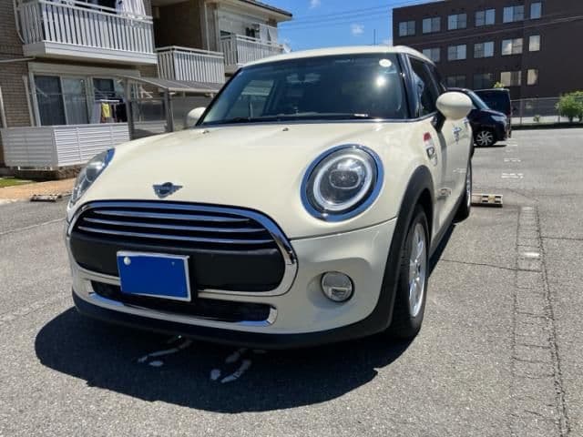 Car image 1