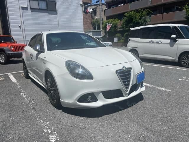 Car image 1