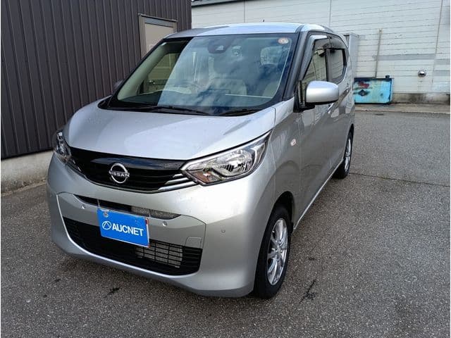 NISSAN