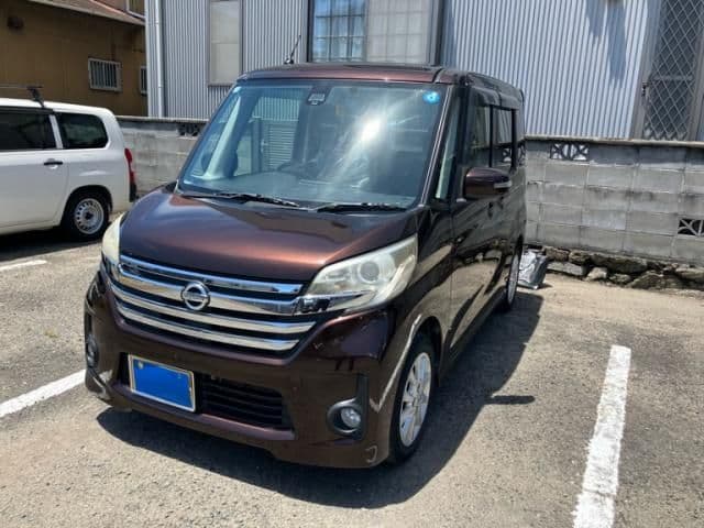NISSAN