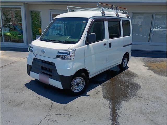 TOYOTA PIXIS van
