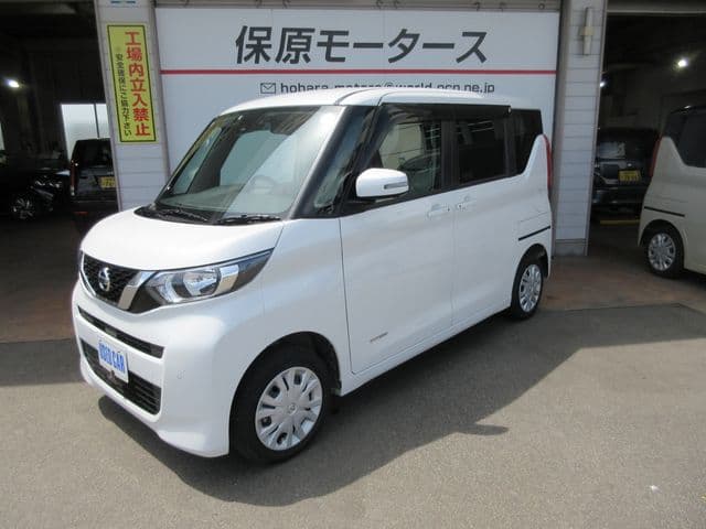 NISSAN