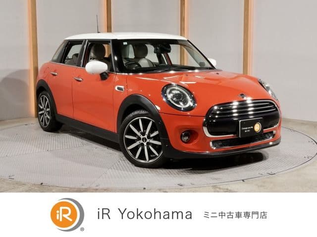 Car image 1
