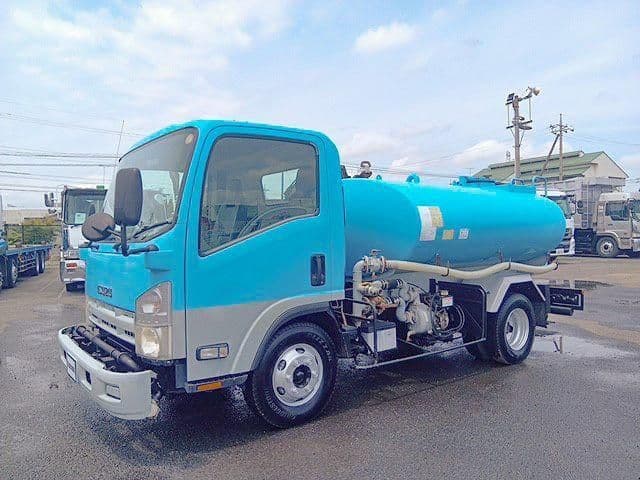 ISUZU