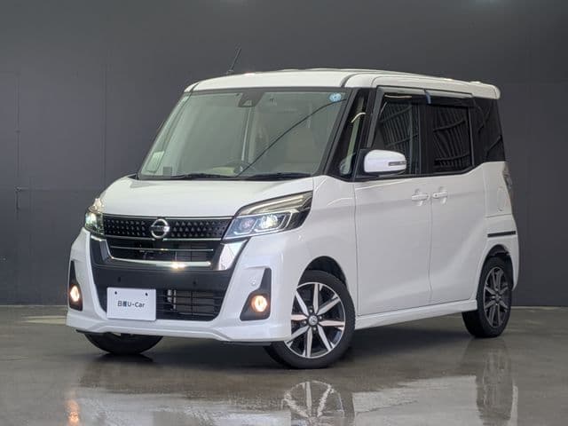 NISSAN