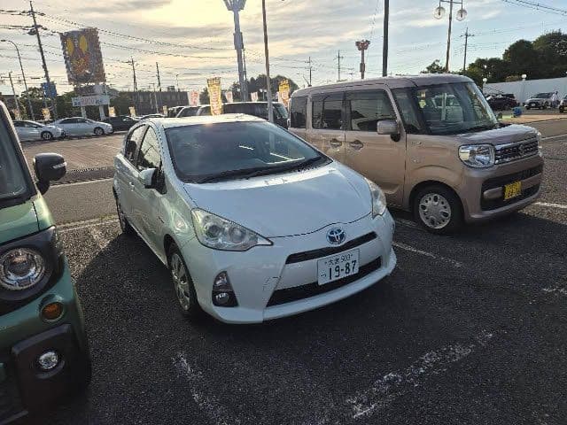 Car image 1