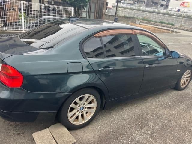 Car thumbnail 3