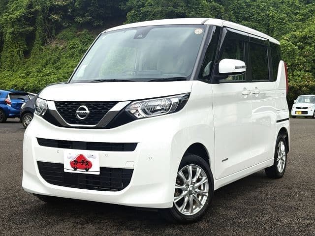 NISSAN ROOX 4WD