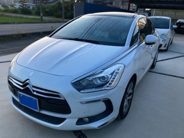 Car image 1
