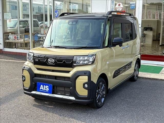 DAIHATSU TANTO FAN CROSS 4WD