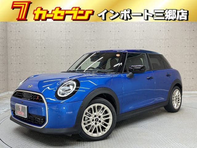 Car image 1