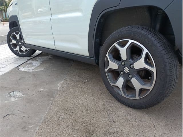Car thumbnail 4