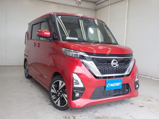 NISSAN