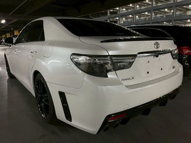 Car thumbnail 3