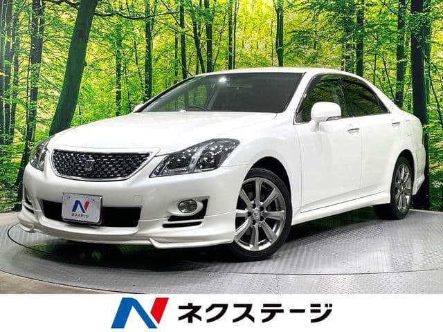 TOYOTA CROWN sedan