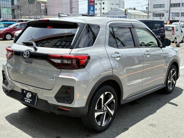Car thumbnail 3