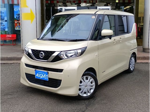 NISSAN
