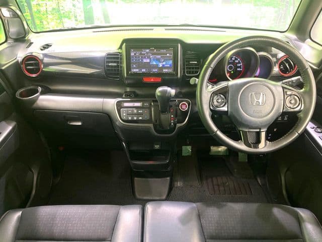 Car thumbnail 3