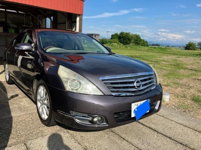 NISSAN