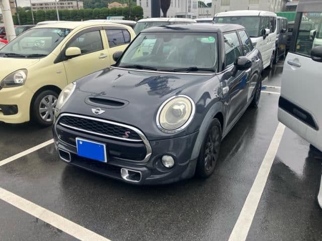 Car thumbnail 3