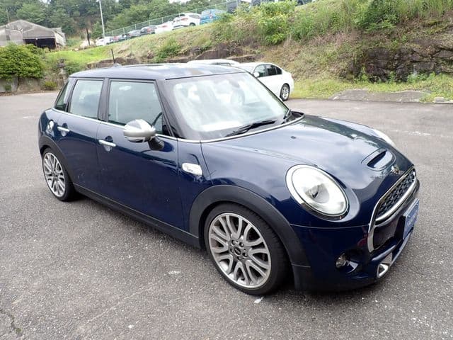 Car thumbnail 4